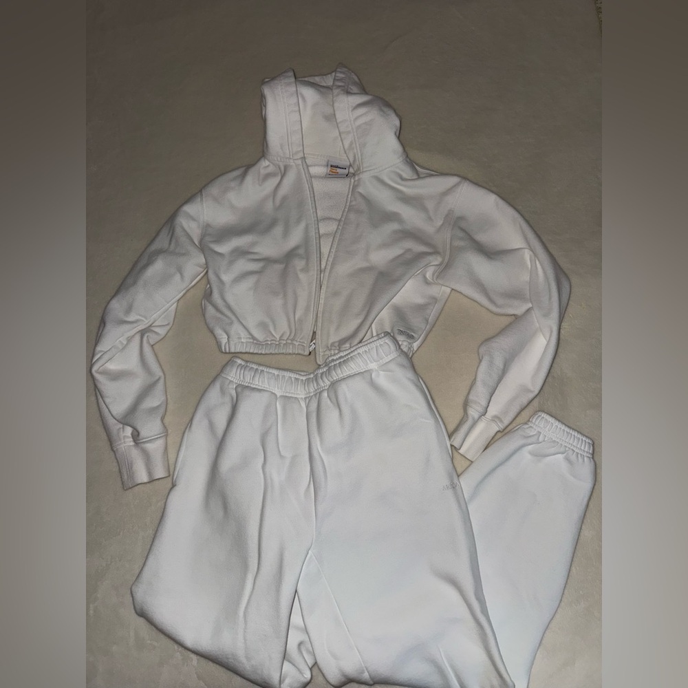Aritzia Matching White Sweatsuit